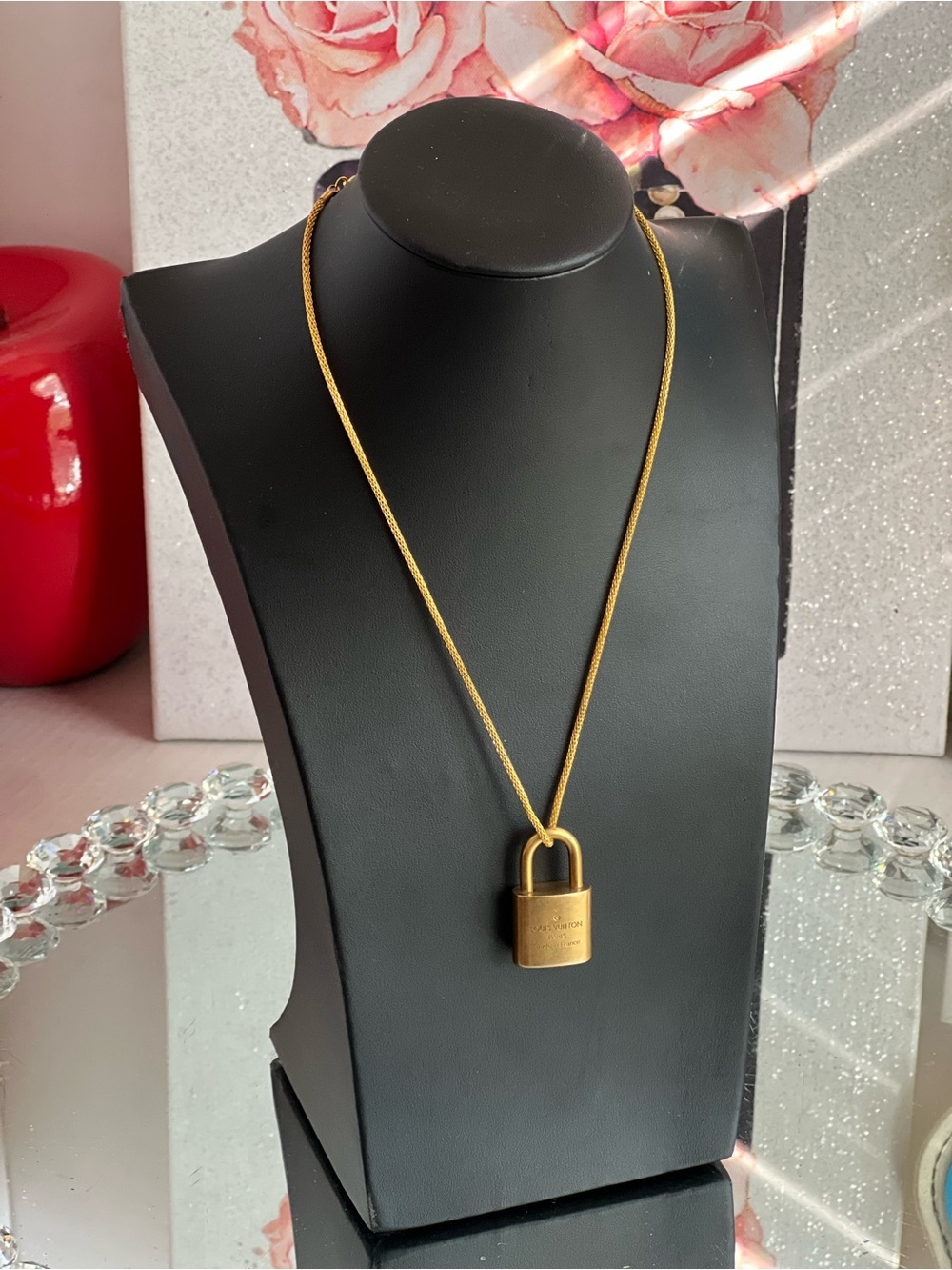 Louis Vuitton Gold Padlock Pendant unbranded Necklace - Gold Chain #326 - Picture 3 of 11